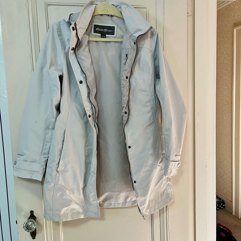 NWOT Eddie Bauer Women's light grey spring jacket